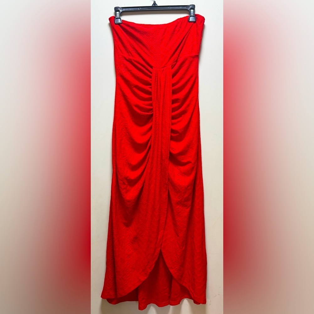 Red strapless summer dress. Size Medium